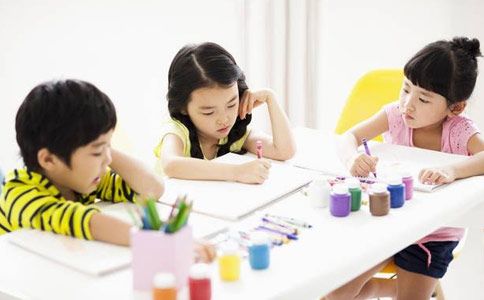 北京缤纷鸟儿童画画教学收费